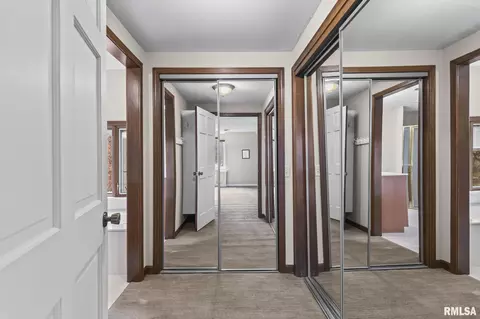 Entry Way - 5 Woods End Ln, Springfield, IL 62711 photo 5 of 6