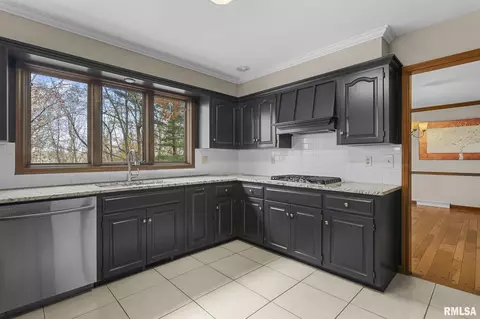 Kitchen - 5 Woods End Ln, Springfield, IL 62711 photo 6 of 6
