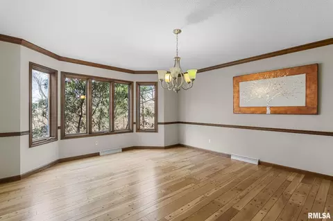 Dining - 5 Woods End Ln, Springfield, IL 62711 photo 1 of 3