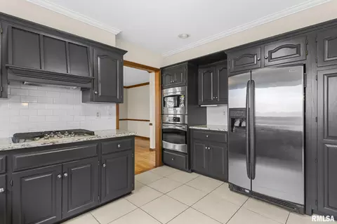 Kitchen - 5 Woods End Ln, Springfield, IL 62711 photo 1 of 6