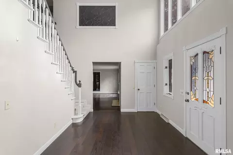 Entry Way - 5 Woods End Ln, Springfield, IL 62711 photo 1 of 6