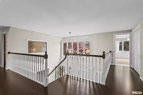 Entry Way - 5 Woods End Ln, Springfield, IL 62711 photo 3 of 6