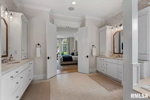 Bath - 3404 Embassy Rd, Springfield, IL 62711 photo 3 of 6