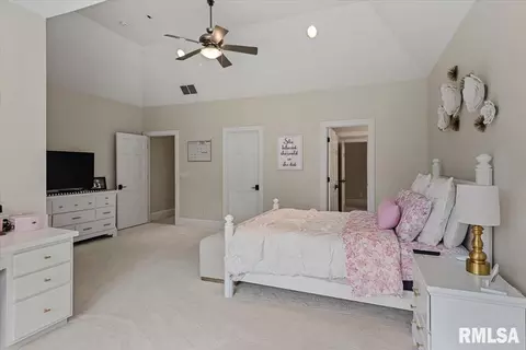 Bedroom - 3404 Embassy Rd, Springfield, IL 62711 photo 8 of 12