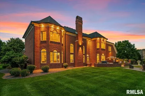 Exterior - 3404 Embassy Rd, Springfield, IL 62711 photo 3 of 7