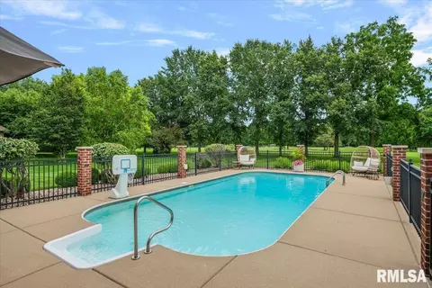 Exterior - 3404 Embassy Rd, Springfield, IL 62711 photo 6 of 7
