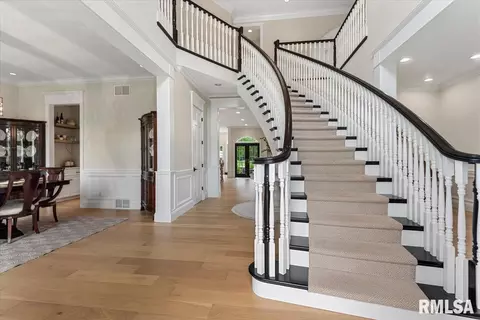 Entry Way - 3404 Embassy Rd, Springfield, IL 62711 photo 1 of 2