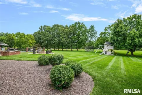Exterior - 3404 Embassy Rd, Springfield, IL 62711 photo 4 of 7
