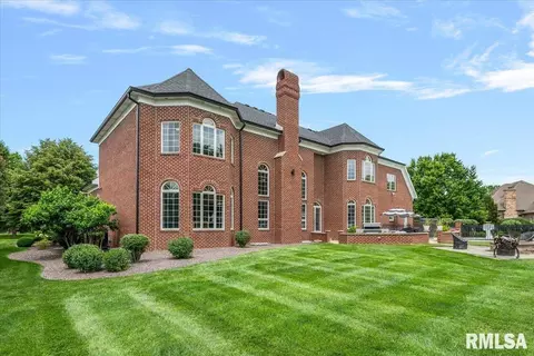 Exterior - 3404 Embassy Rd, Springfield, IL 62711 photo 5 of 7