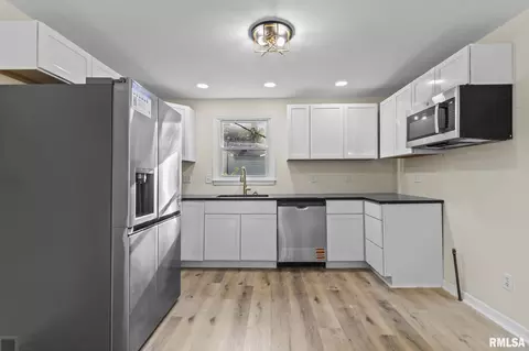 Kitchen - 2007 E Buchanan St, Springfield, IL 62703 photo 1 of 1