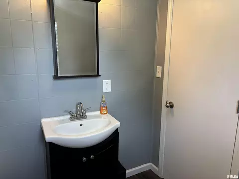 1441 N 28th St, Springfield, IL 62702 photo 17