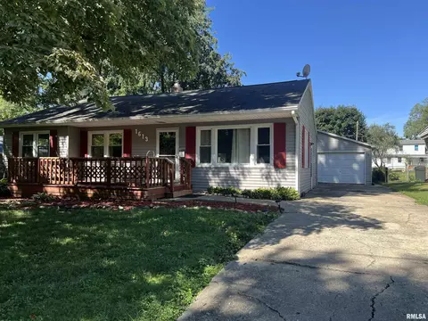 1613 Elmwood St, South Jacksonville, IL 62650