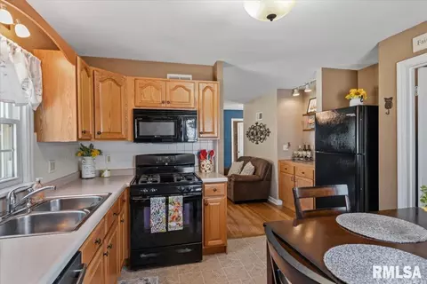 Kitchen - 2308 S Spring St, Springfield, IL 62704 photo 2 of 2