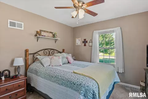 Bedroom - 2308 S Spring St, Springfield, IL 62704 photo 2 of 6