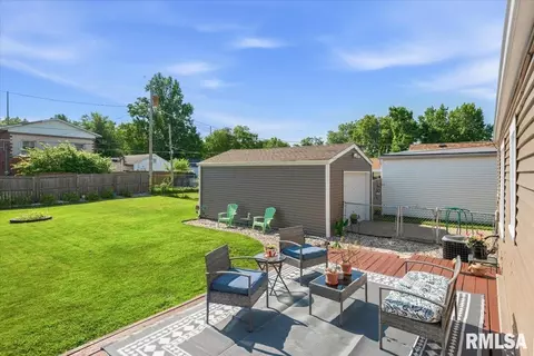 Exterior - 2308 S Spring St, Springfield, IL 62704 photo 6 of 7