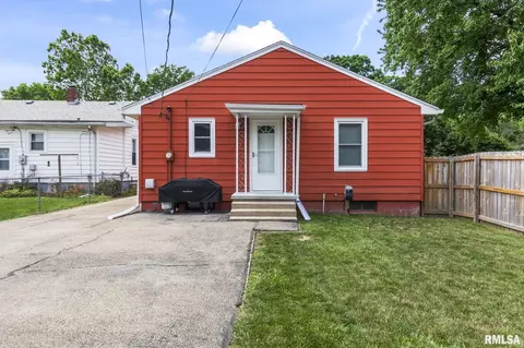 Exterior - 3232 S 3rd St, Springfield, IL 62703 photo 6 of 7