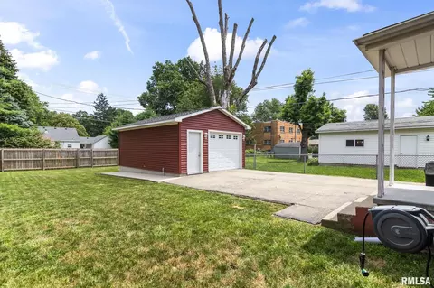 Exterior - 3232 S 3rd St, Springfield, IL 62703 photo 3 of 7