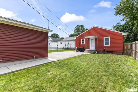 Exterior - 3232 S 3rd St, Springfield, IL 62703 photo 5 of 7
