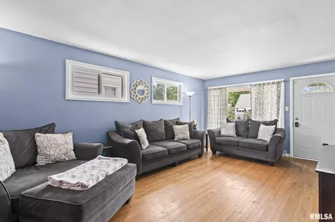Living - 3232 S 3rd St, Springfield, IL 62703 photo 1 of 1
