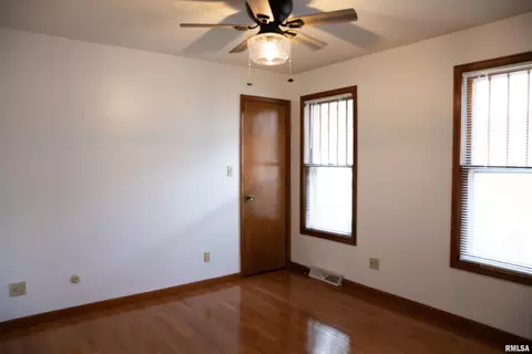 1817 S Pasfield St, Springfield, IL 62704 photo 9