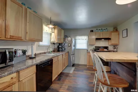 Kitchen - 1711 E 1316th St, Fowler, IL 62338 photo 2 of 2
