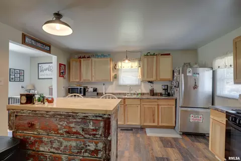 Kitchen - 1711 E 1316th St, Fowler, IL 62338 photo 1 of 2