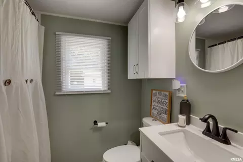 Bath - 1711 E 1316th St, Fowler, IL 62338 photo 1 of 1