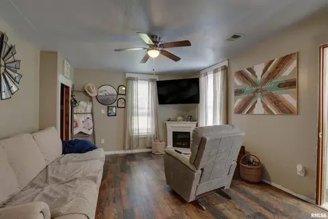 Living - 1711 E 1316th St, Fowler, IL 62338 photo 2 of 2
