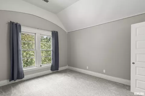 Bedroom - 323 Adelia St, Springfield, IL 62704 photo 3 of 7