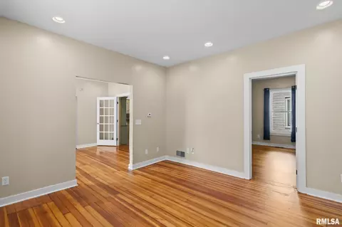 Living - 323 Adelia St, Springfield, IL 62704 photo 1 of 4