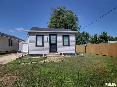 1723 N 17th St, Quincy, IL 62301