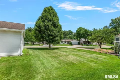 Exterior - 3028 Sutherland Rd, Springfield, IL 62702 photo 5 of 8