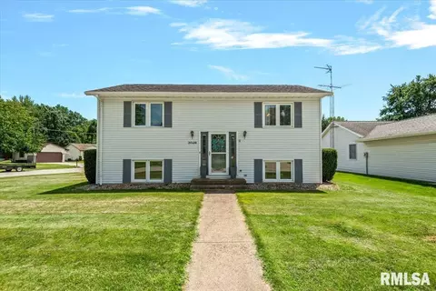 Exterior - 3028 Sutherland Rd, Springfield, IL 62702 photo 2 of 8