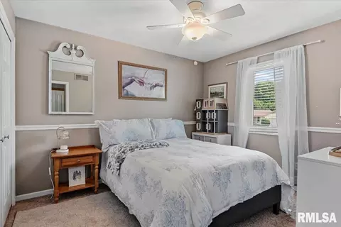 Bedroom - 3028 Sutherland Rd, Springfield, IL 62702 photo 3 of 8