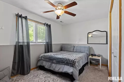 Bedroom - 3028 Sutherland Rd, Springfield, IL 62702 photo 7 of 8