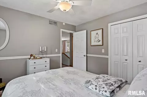 Bedroom - 3028 Sutherland Rd, Springfield, IL 62702 photo 4 of 8