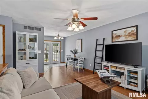Other - 3028 Sutherland Rd, Springfield, IL 62702 photo 4 of 11