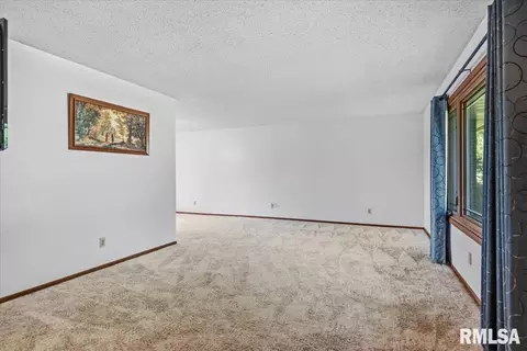 54 Longview Dr, Springfield, IL 62712 photo 4