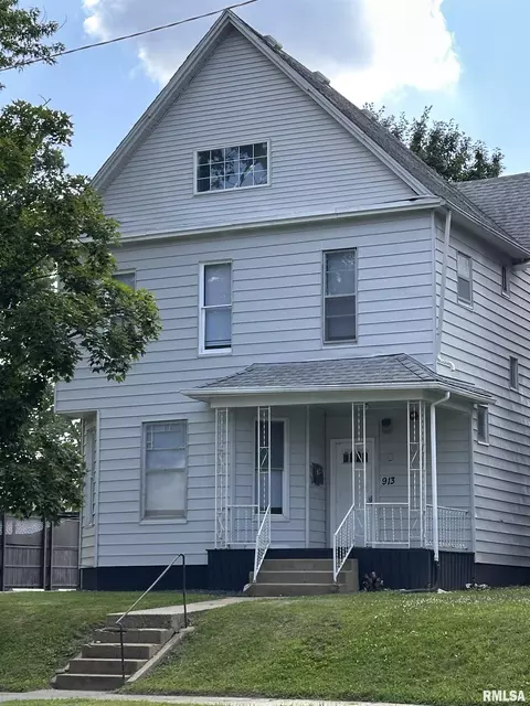 913 S 8th St, Springfield, IL 62703