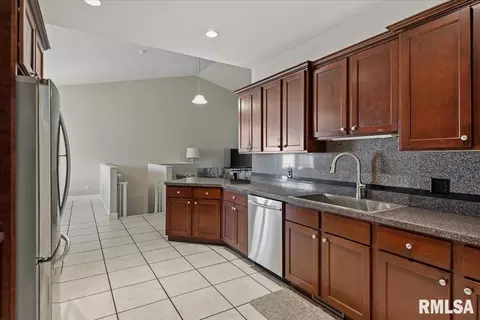 Kitchen - 5405 Biltmore Dr, Springfield, IL 62711 photo 1 of 1