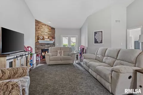 Living - 5405 Biltmore Dr, Springfield, IL 62711 photo 1 of 1