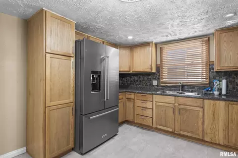 Kitchen - 3360 Carman Ave, Springfield, IL 62703 photo 2 of 2