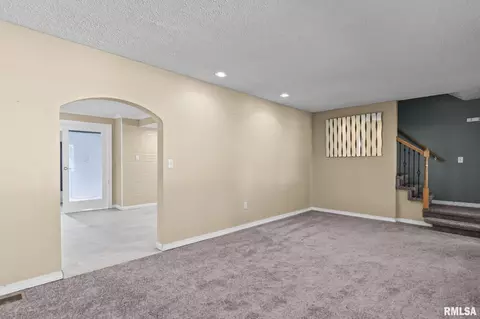 Living - 3360 Carman Ave, Springfield, IL 62703 photo 3 of 9