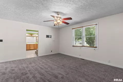 Living - 3360 Carman Ave, Springfield, IL 62703 photo 8 of 9