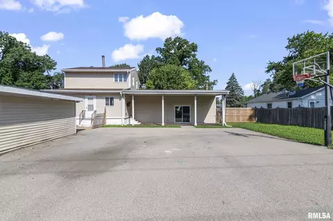 Exterior - 3360 Carman Ave, Springfield, IL 62703 photo 3 of 7