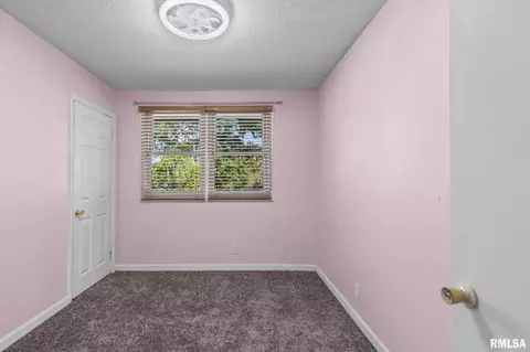 Bedroom - 3360 Carman Ave, Springfield, IL 62703 photo 6 of 8