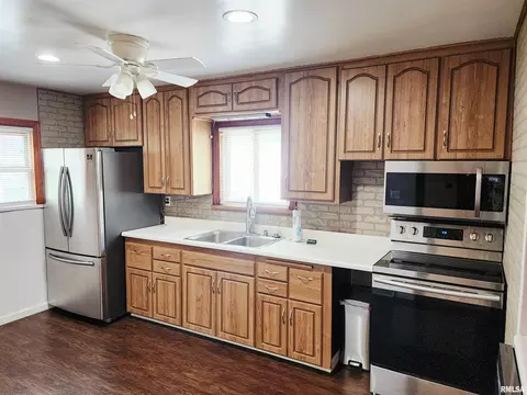 2537 Holmes Ave, Springfield, IL 62704 photo 12