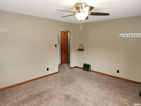 2537 Holmes Ave, Springfield, IL 62704 photo 10