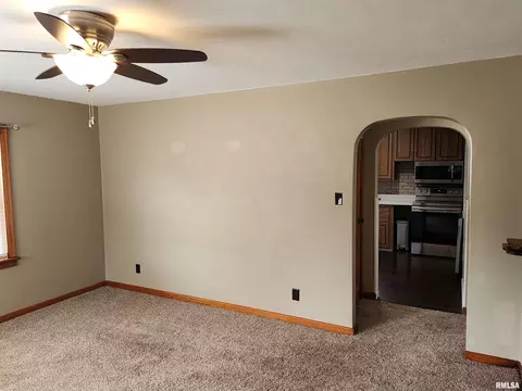 2537 Holmes Ave, Springfield, IL 62704 photo 11