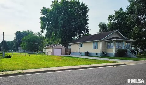 515 N Chiles St, Carlinville, IL 62626